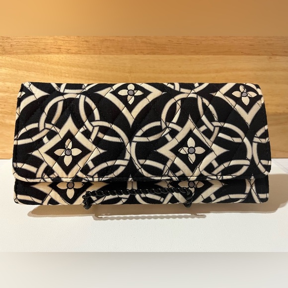 Vera Bradley Handbags - VERA BRADLEY TRIFOLD BLACK WHITE GREY RETIRED CONCERTO QUILTED WALLET
